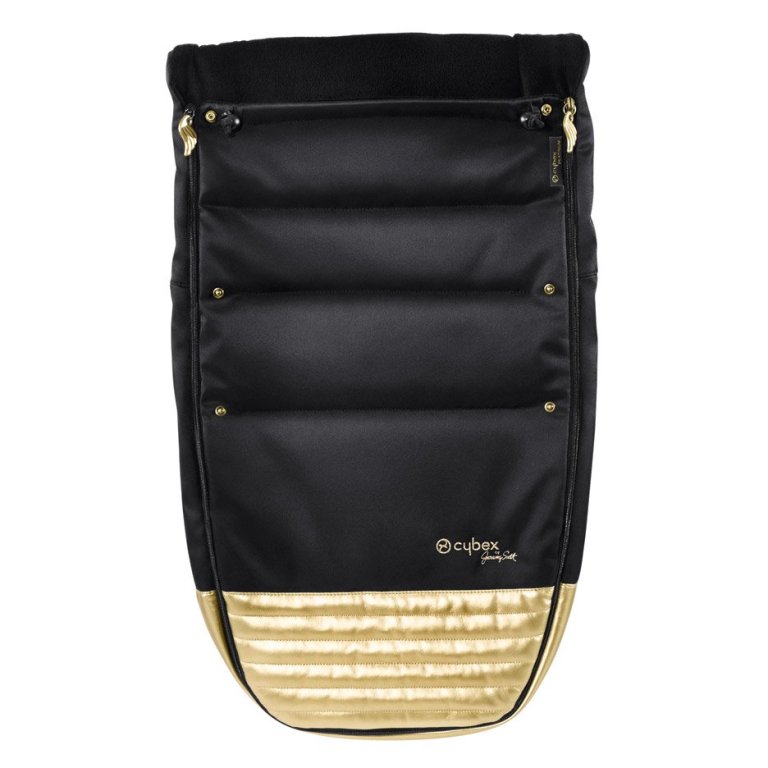 CYBEX_Jeremy-Scott_dezeen_936_4