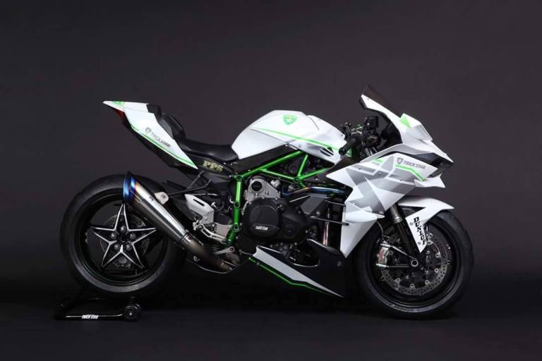 2016-kawasaki-ninja-h2r-in-white-livery-is-the-queen-of-supercharged-ice_2.jpg
