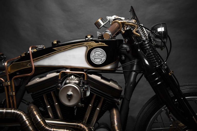 Harley-Davidson-Sportster-883-22Opera22-by-South-Garage-4